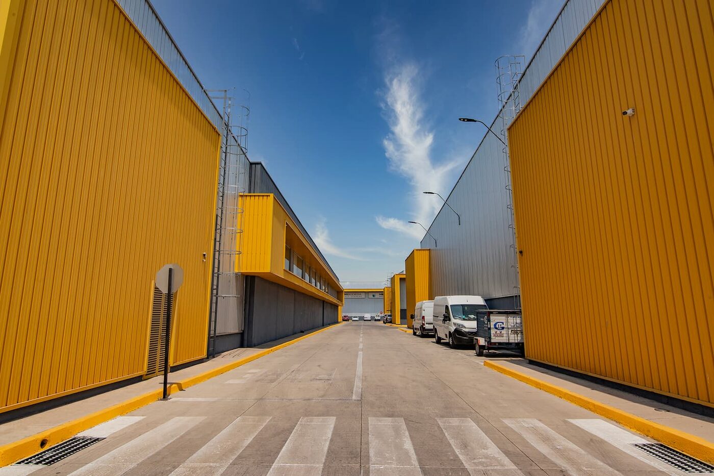 Acceso vehicular en Megacentro Carrascal
