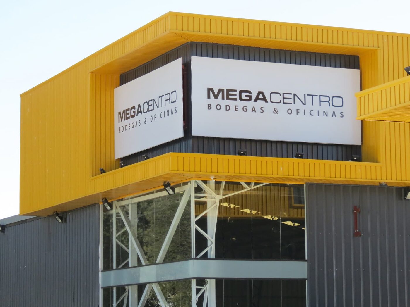 Fachada corporativa de Megacentro El Belloto, Quilpué