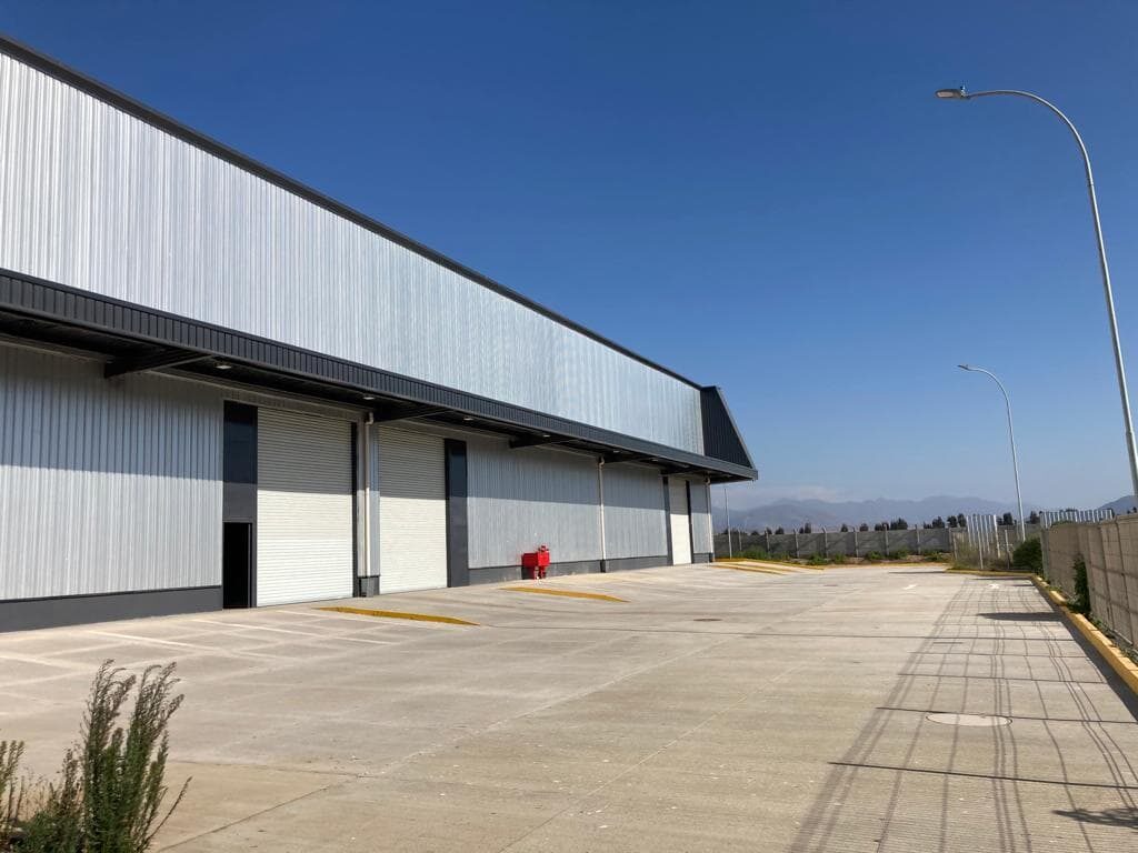 Fachada lateral de nave en Megacentro Coquimbo II, zona industrial de Pan de Azúcar